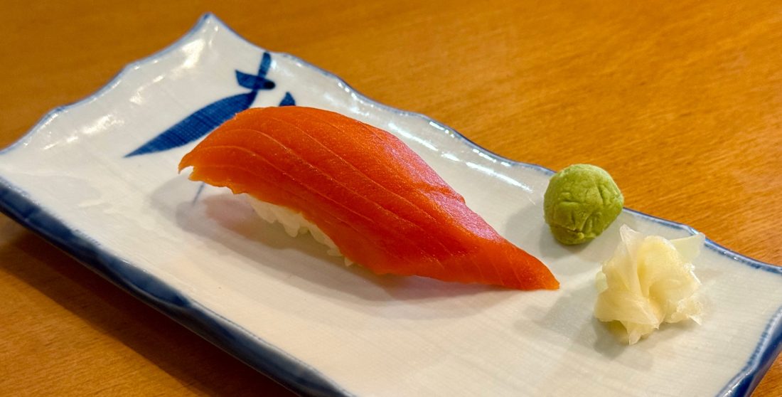 Salmon nigiri